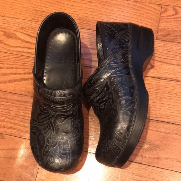 Floral embossed Dansko Clogs - Picture 6 of 9